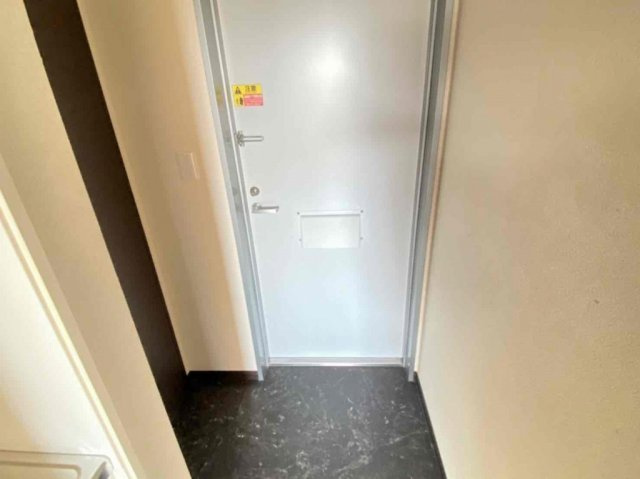 明石市魚住町金ケ崎のアパートの玄関