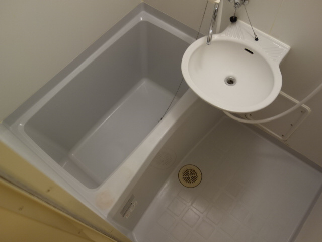 明石市大久保町森田のアパートの浴室