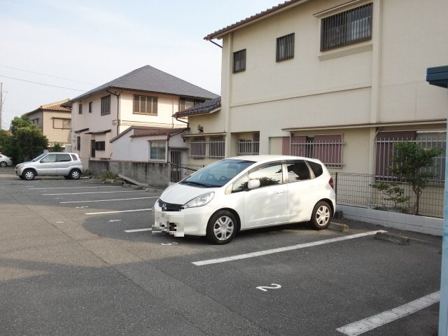 レオパレス宮南の駐車場