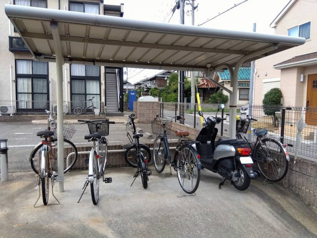 レオパレスフレンズⅡの駐車場