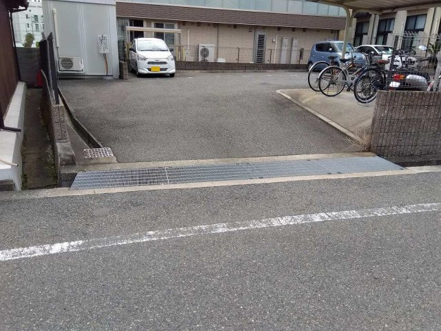 レオパレスフレンズⅡの駐車場