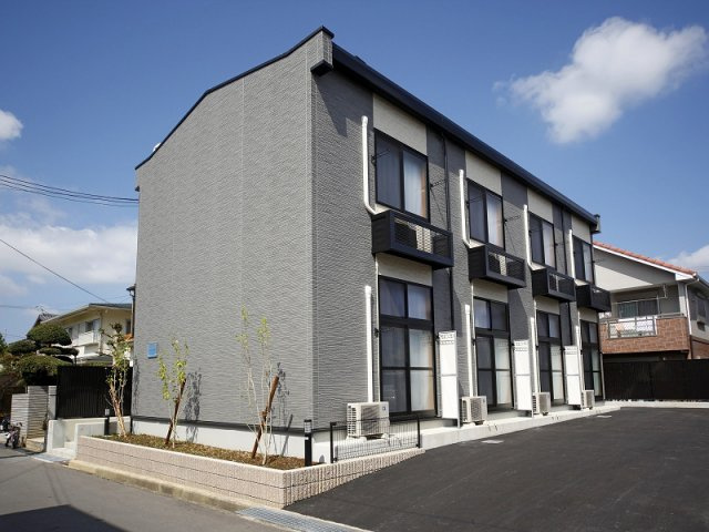 三木市志染町中自由が丘１丁目のアパート