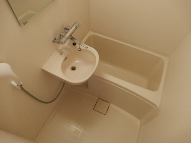 明石市二見町西二見のアパートの浴室