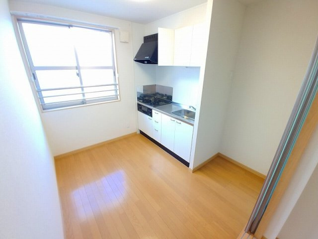 明石市大久保町大窪のアパートの居間・リビング