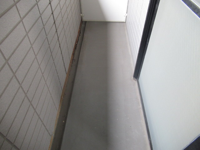 レオパレスＴＯＭＯＭＡＴＳＵのバルコニー