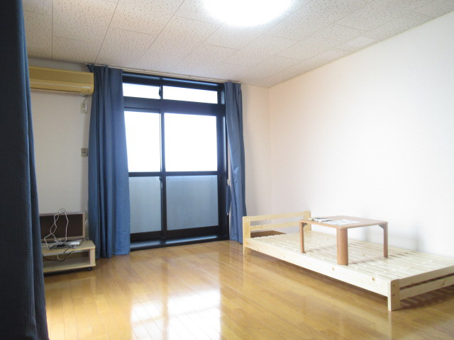 レオパレスＴＯＭＯＭＡＴＳＵの寝室