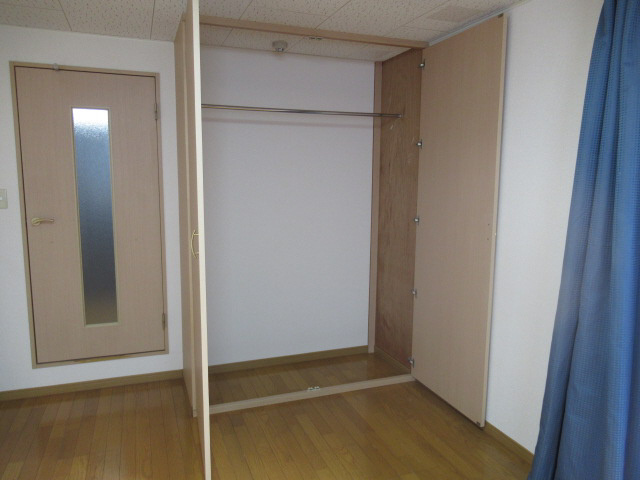 レオパレスＴＯＭＯＭＡＴＳＵの収納