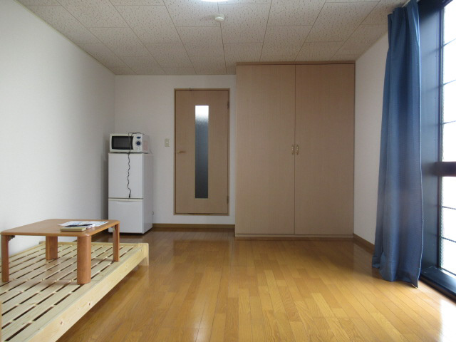 レオパレスＴＯＭＯＭＡＴＳＵの居間・リビング