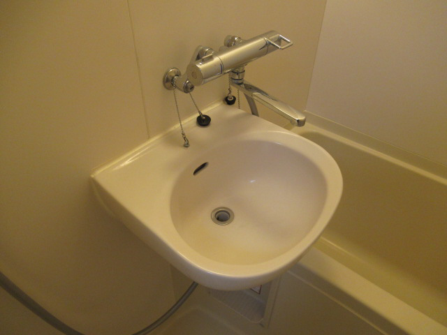 レオパレスＴＯＭＯＭＡＴＳＵの洗面所