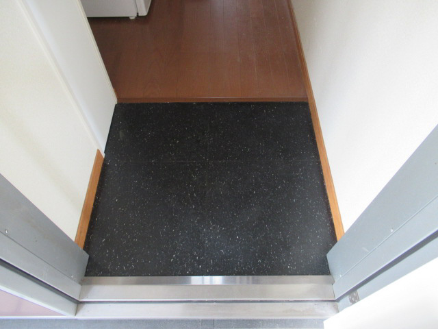 明石市大久保町大窪のアパートの玄関