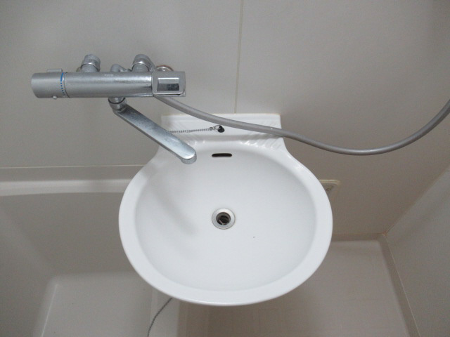 明石市大久保町大窪のアパートの洗面所