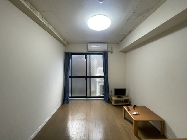 明石市大久保町大窪のアパートの居間・リビング