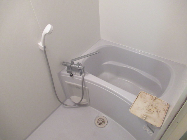 明石市大久保町大窪のアパートの浴室