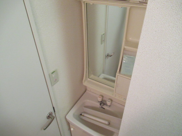 レオパレスローズガーデンの洗面所