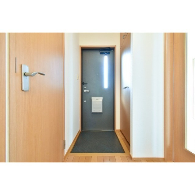 ハイム花みず樹【10.000円キャッシュバック対象物件】の玄関|ゆったりとした玄関です