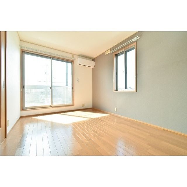 ハイム花みず樹【10.000円キャッシュバック対象物件】の洋室|きれいな洋室です