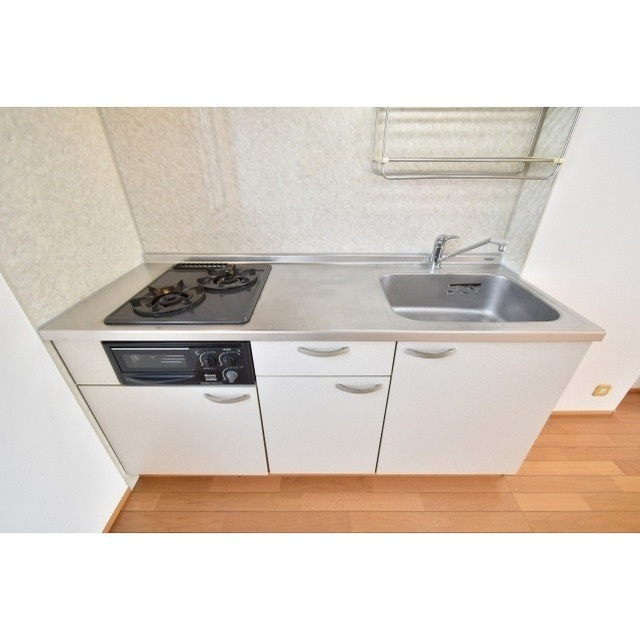 ハイム花みず樹【10.000円キャッシュバック対象物件】のキッチン|コンパクトなキッチンで掃除もラクラク