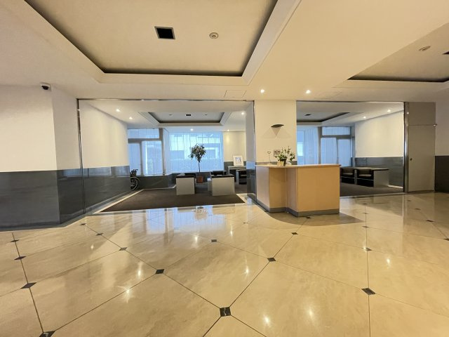 東新宿レジデンシャルタワーのエントランス