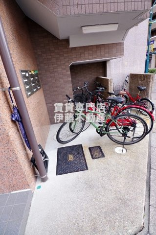 CASA NISHIKAWAの駐車場