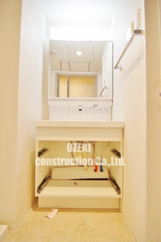 グリシーヌ登戸の独立洗面台|※建築中の写真になります。