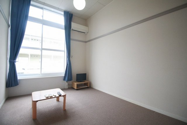 レオパレスフォンターナの居間・リビング|※写真と現状が異なる場合は現状を優先