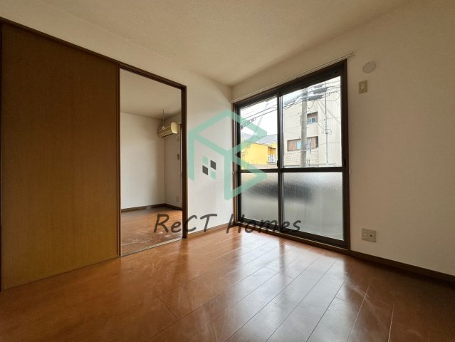 キャメロット飾磨B棟の居間・リビング