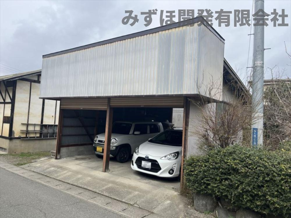 東根市本丸南2-2-16の駐車場|車庫に２台駐車可能、間口が広いのでまだ拡張可能です！