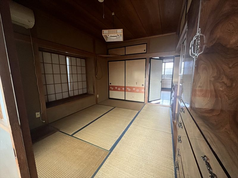 東根市本丸南2-2-16の居間・リビング