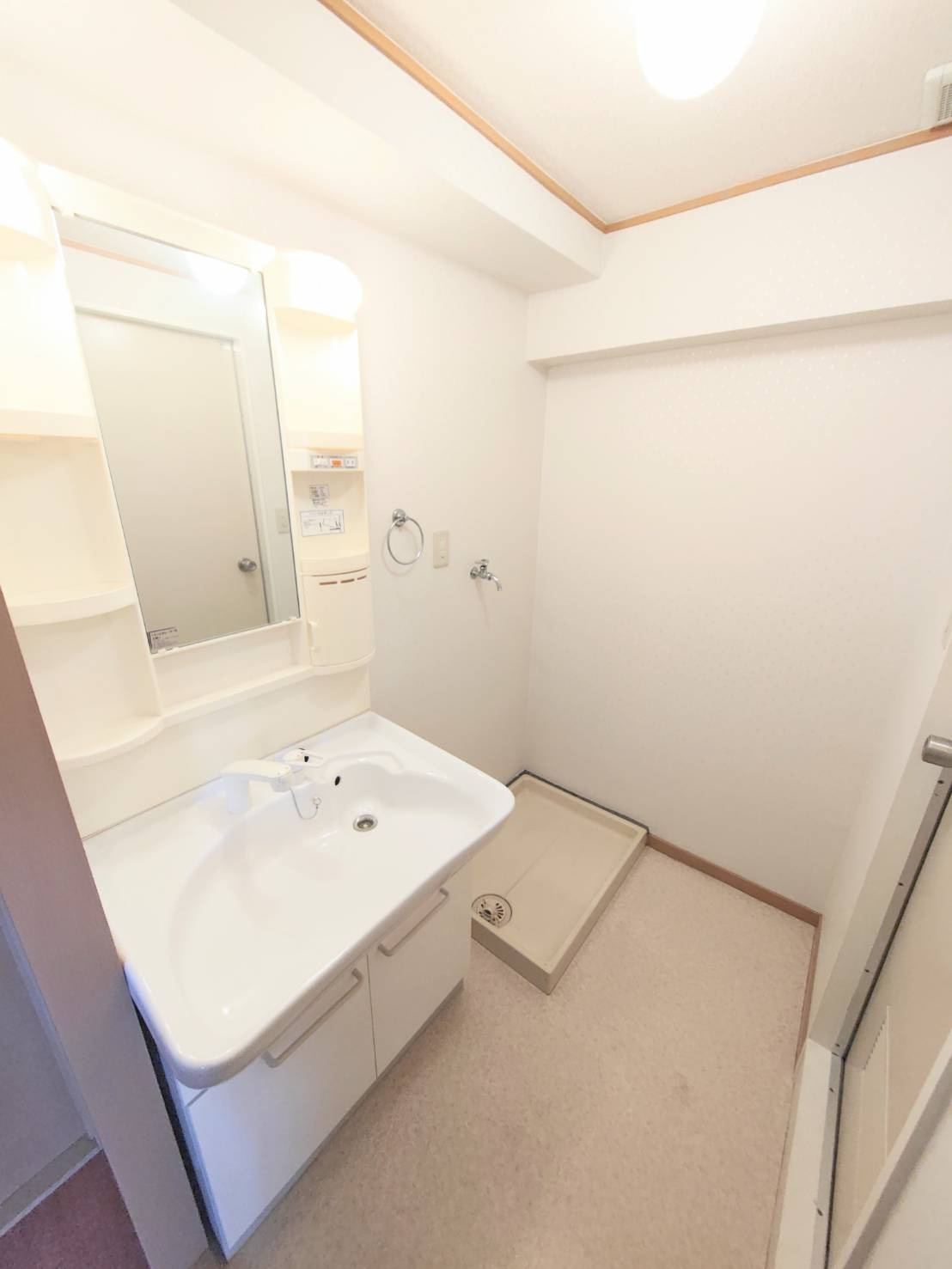 メゾン島田の洗面所|ゆったりとスペースのある洗面所