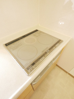 【キッチン】 | 甲府市国母8丁目 Ｈ12年築 ラフィーネ国母 内装一新 5階 | ＩＨクッキングヒーター