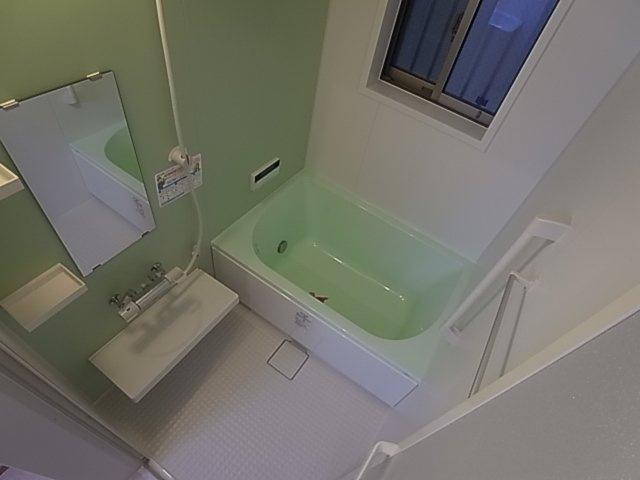 神戸市須磨区明神町２丁目のアパートの浴室|追い焚き機能付き