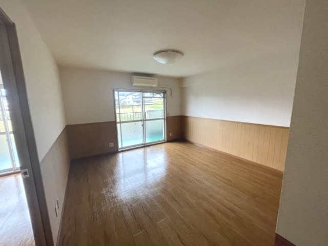 ジョイフル旭ヶ丘の居間・リビング