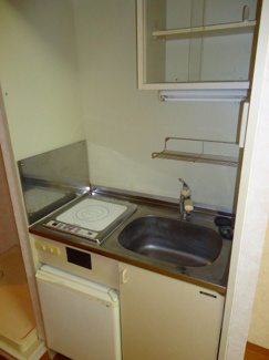 【キッチン】 | ※写真は同物件内、別のお部屋の様子です