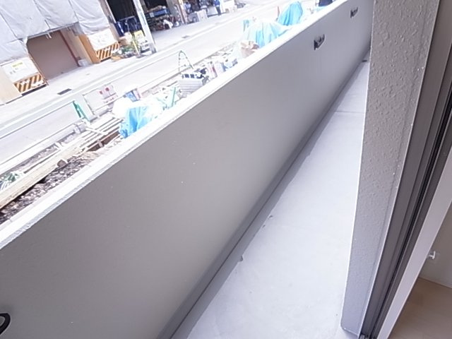 神戸市兵庫区駅前通３丁目の賃貸マンションのバルコニー
