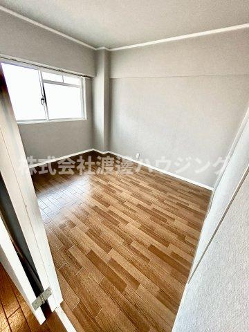 ハイツ阪本の洋室