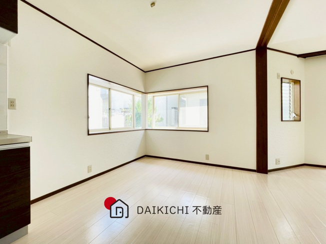 【居間・リビング】 | 行田市佐間1丁目　中古戸建