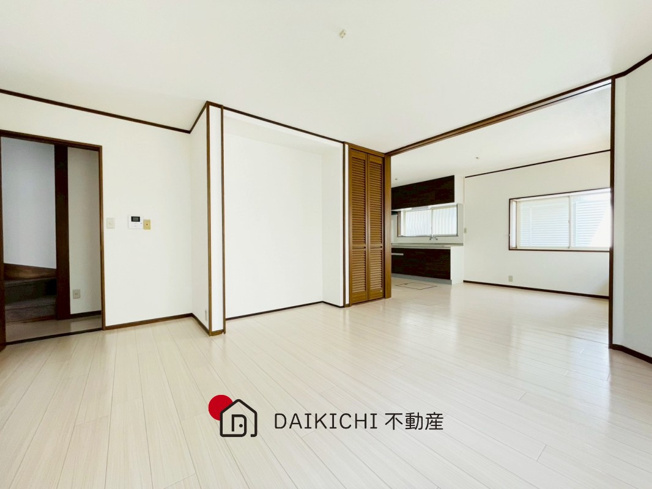 【居間・リビング】 | 行田市佐間1丁目　中古戸建