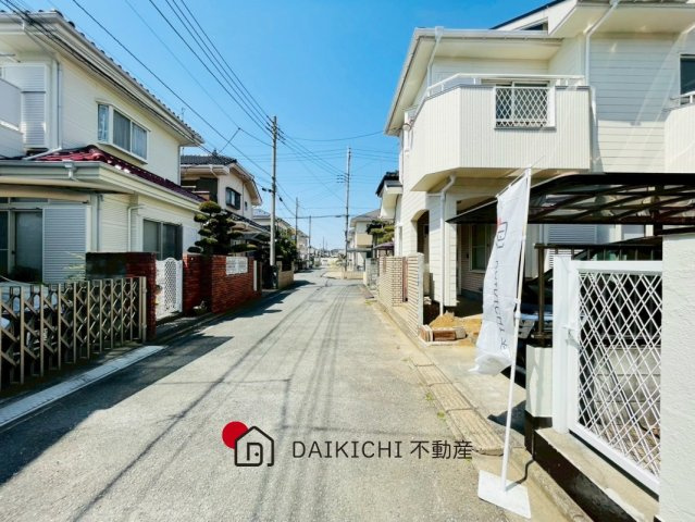 【前面道路含む現地写真】 | 行田市佐間1丁目　中古戸建
