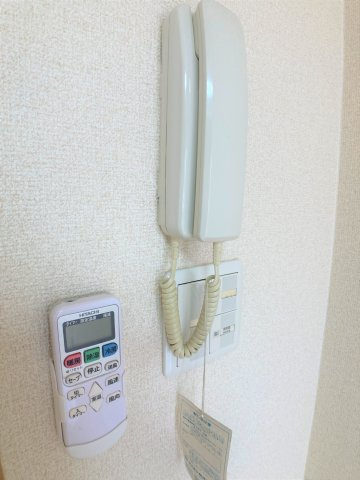 アイリーハイツ富士のセキュリティ|別部屋同一間取りのお写真となります。