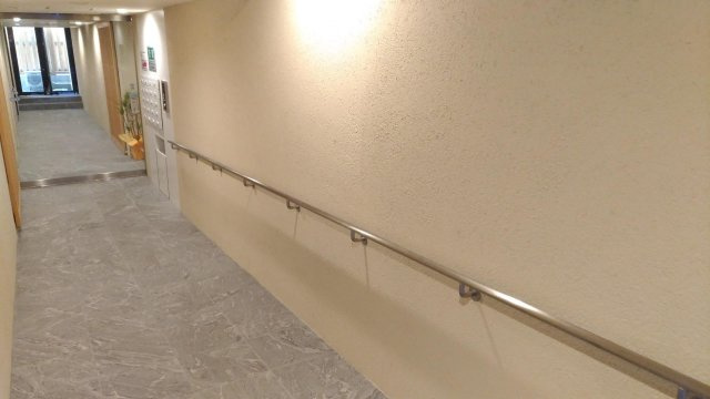 ヴィラスタジオーネ御所南のエントランス