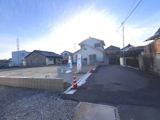 売土地　四條畷市蔀屋本町B号地（建築条件無し更地）の前面道路含む現地写真