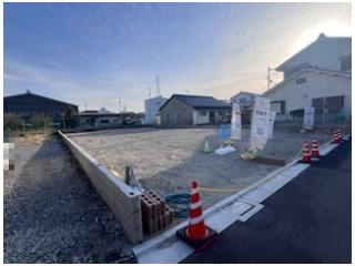 売土地　四條畷市蔀屋本町B号地（建築条件無し更地）の前面道路含む現地写真
