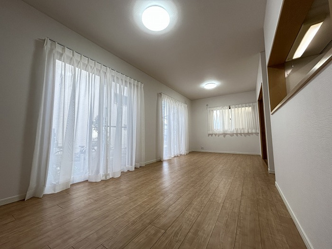 【居間・リビング】 | □■茅ヶ崎市ひばりが丘 中古戸建■□