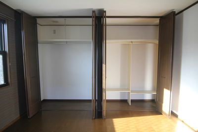 【寝室】 | 南塚口町６丁目貸家 | ２F　西　洋室９．２帖