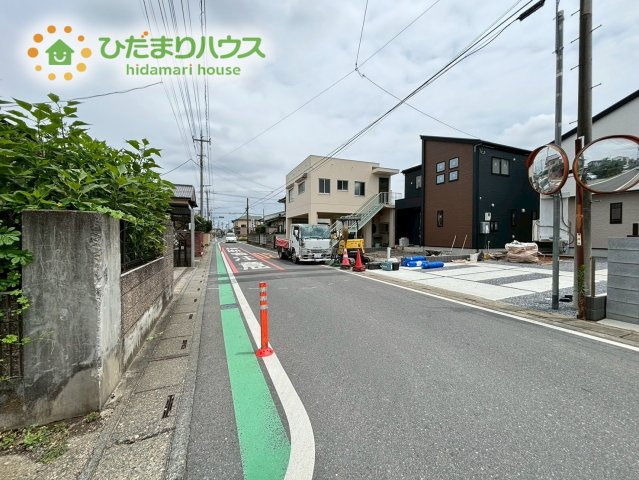 深谷市普済寺　新築一戸建て　グラファーレ　01の前面道路含む現地写真