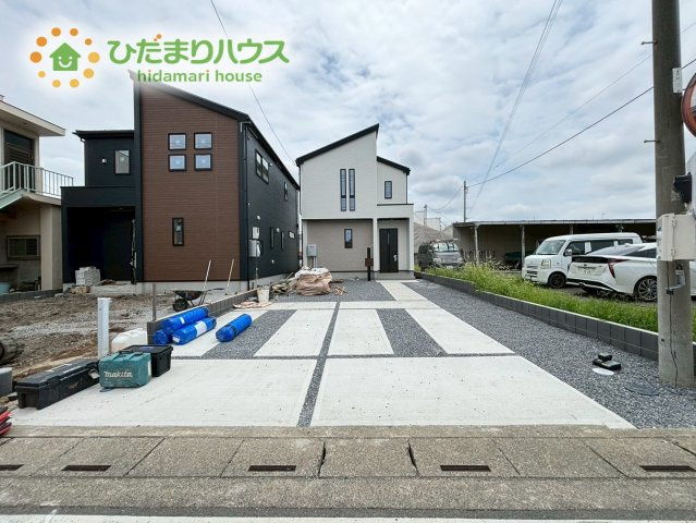 深谷市普済寺　新築一戸建て　グラファーレ　01の駐車場