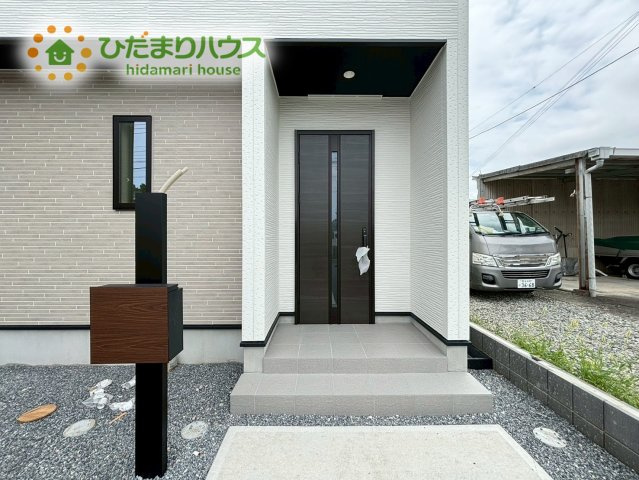 深谷市普済寺　新築一戸建て　グラファーレ　01のエントランス