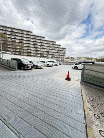 朝日プラザ千里北Ｃ棟の駐車場