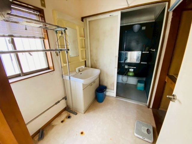 根木名　中古戸建の独立洗面台