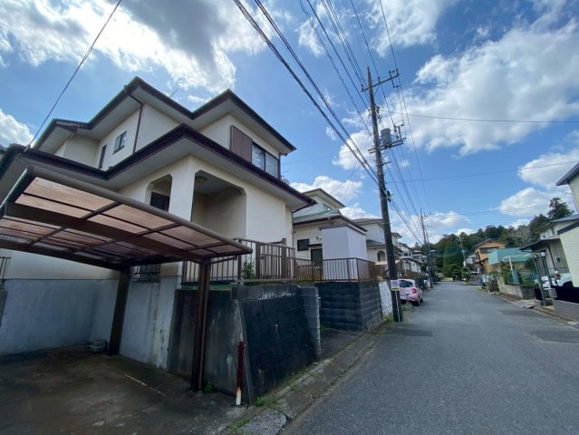 根木名　中古戸建の前面道路含む現地写真